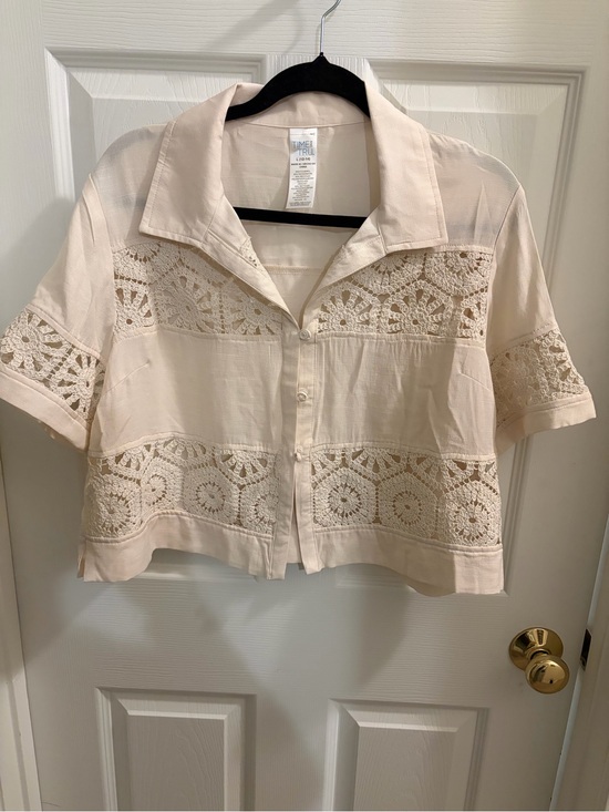 Time and Tru Tops - Time and Tru Cream Crochet-Panel Button-Front Camp Shirt